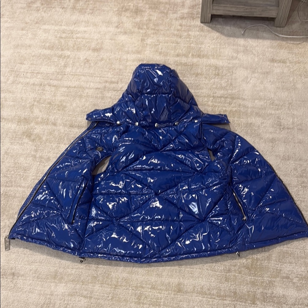 Shiny men’s puffer jacket